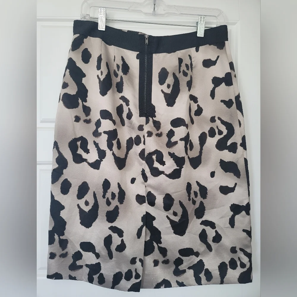 (NWOT) Ann Taylor animal print silky skirt - Picture 2 of 4
